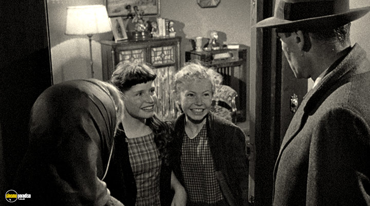 A still #26 from The Wrong Man (1956)