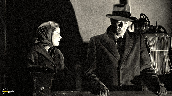 A still #25 from The Wrong Man (1956)