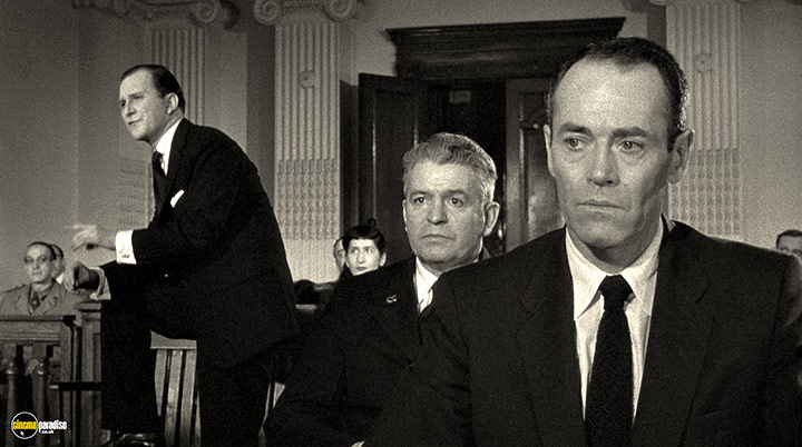 A still #1 from The Wrong Man (1956)
