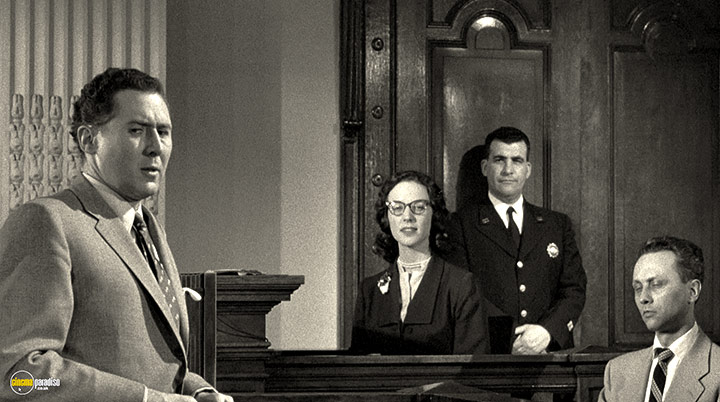 A still #22 from The Wrong Man (1956)