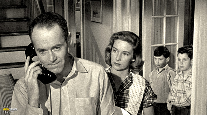 A still #15 from The Wrong Man (1956)
