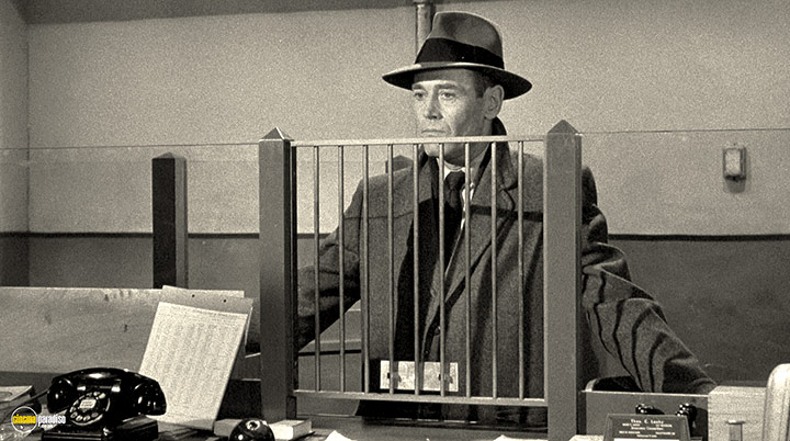 A still #13 from The Wrong Man (1956)