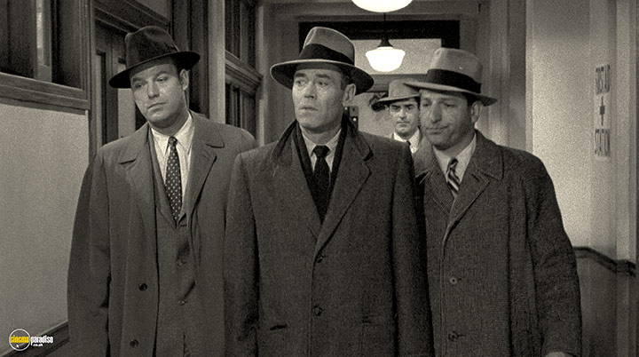 A still #10 from The Wrong Man (1956)