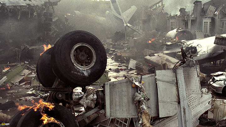 A still #71 from War of the Worlds (2005)