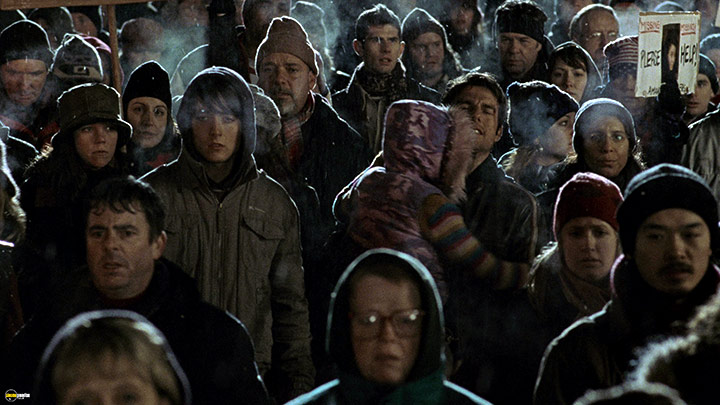 A still #56 from War of the Worlds (2005)