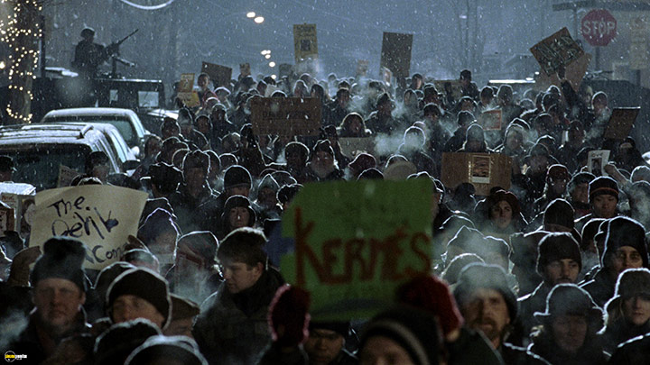 A still #66 from War of the Worlds (2005)