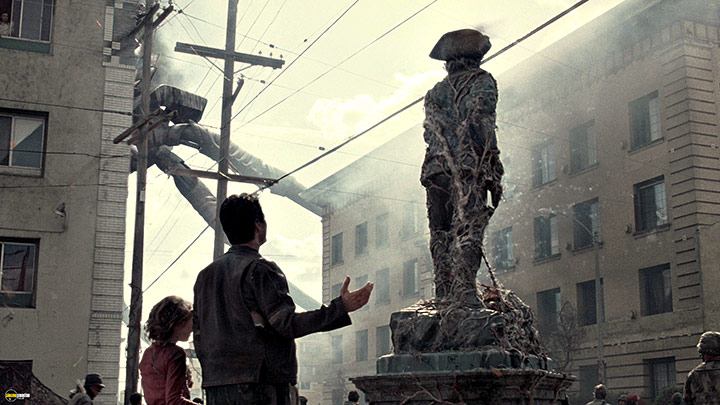 A still #36 from War of the Worlds (2005)