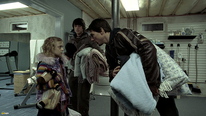 A still #19 from War of the Worlds (2005)