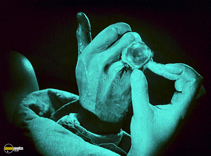 A still #7 from Waxworks (1924)