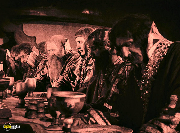 A still #4 from Waxworks (1924)