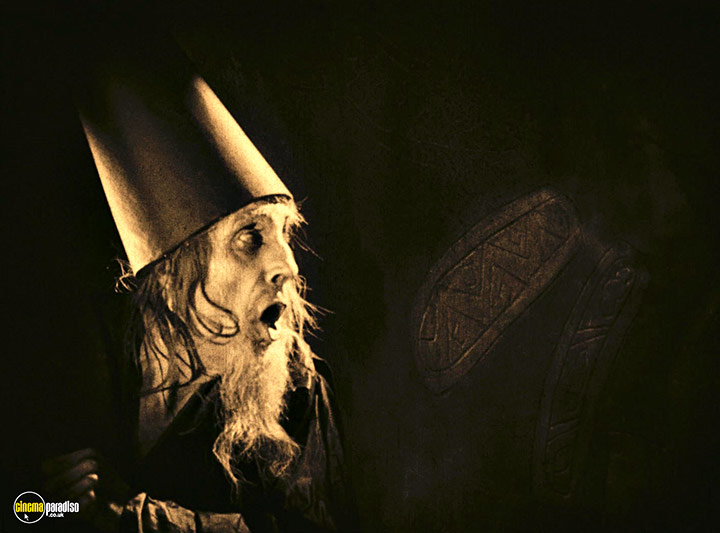 A still #3 from Waxworks (1924)