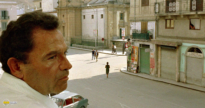 A still #5 from The Day of the Owl (1968)