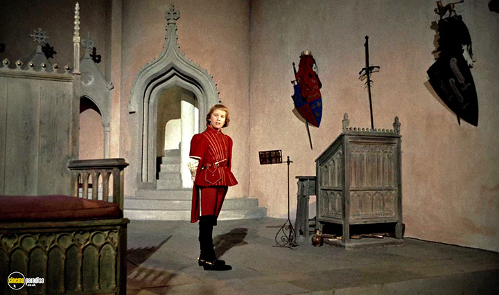 A still #12 from Richard III (1955)