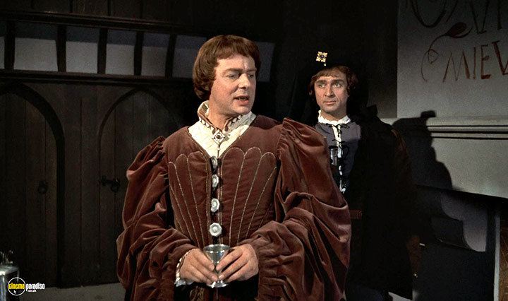 A still #15 from Richard III (1955)