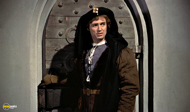 A still #16 from Richard III (1955)