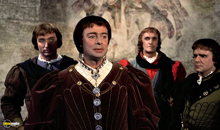 A still #19 from Richard III (1955)