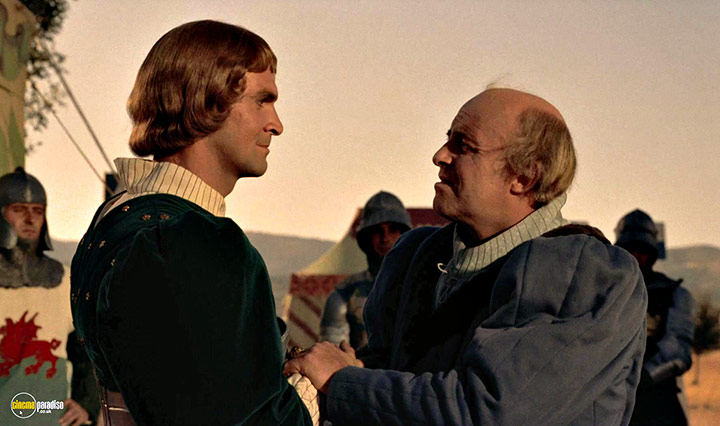 A still #32 from Richard III (1955)
