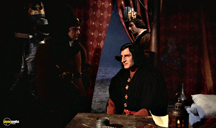 A still #33 from Richard III (1955)