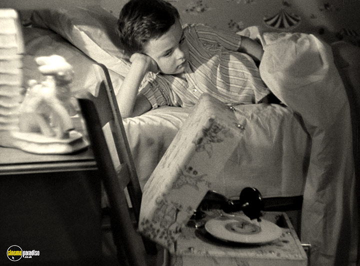 A still #31 from Dark City (1950)