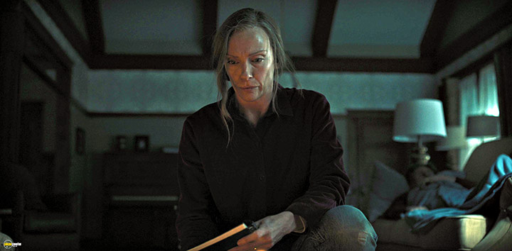 A still #41 from Hereditary (2018)
