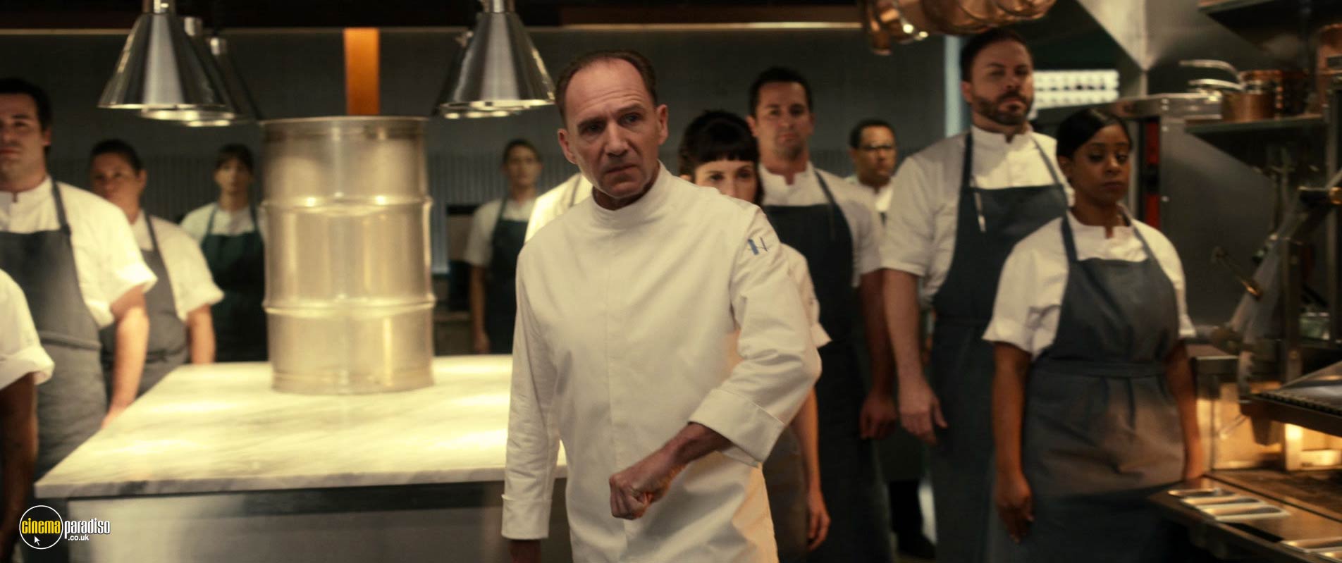 A still from The Menu (2022) 