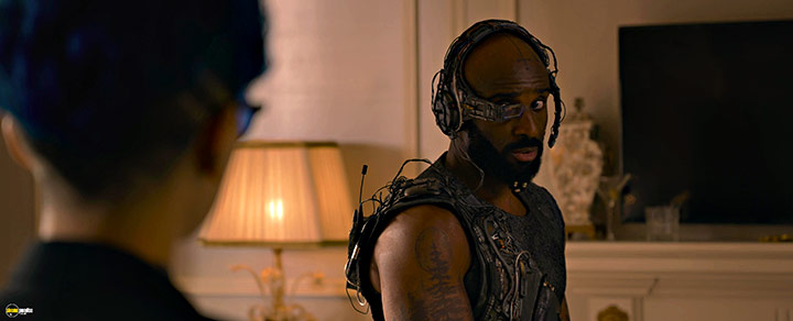 A still #117 from The Matrix Resurrections (2021)