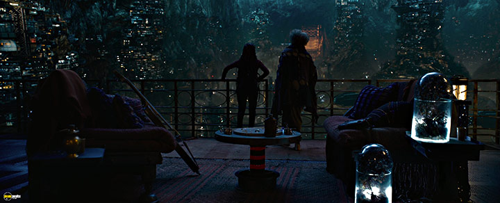 A still #116 from The Matrix Resurrections (2021)