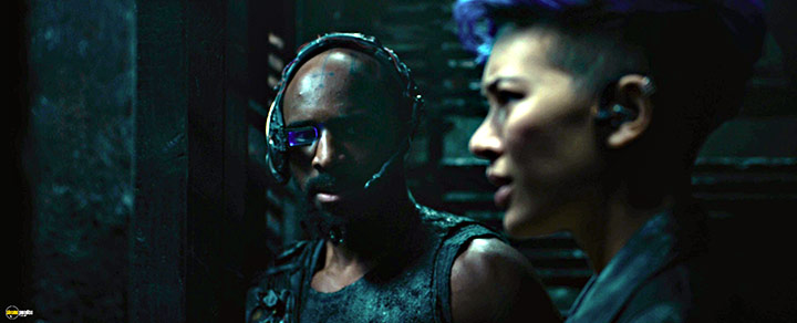 A still #73 from The Matrix Resurrections (2021)