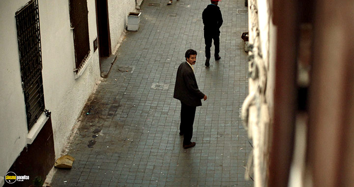 A still #35 from The Blue Caftan (2022)
