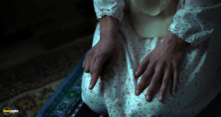 A still #34 from The Blue Caftan (2022)