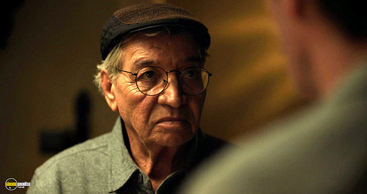 A still #32 from The Blue Caftan (2022)