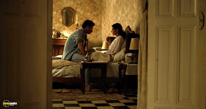 A still #27 from The Blue Caftan (2022)