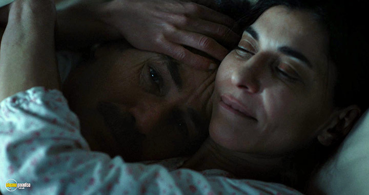 A still #22 from The Blue Caftan (2022)