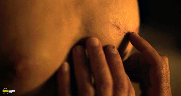 A still #16 from The Blue Caftan (2022)