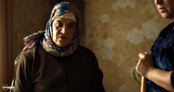A still #12 from The Blue Caftan (2022)