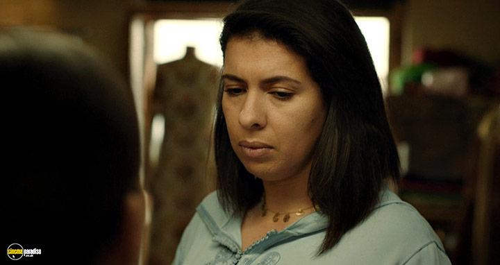 A still #6 from The Blue Caftan (2022)