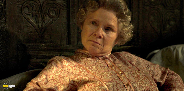 A still #16 from The Crown: Series 5 (2022)
