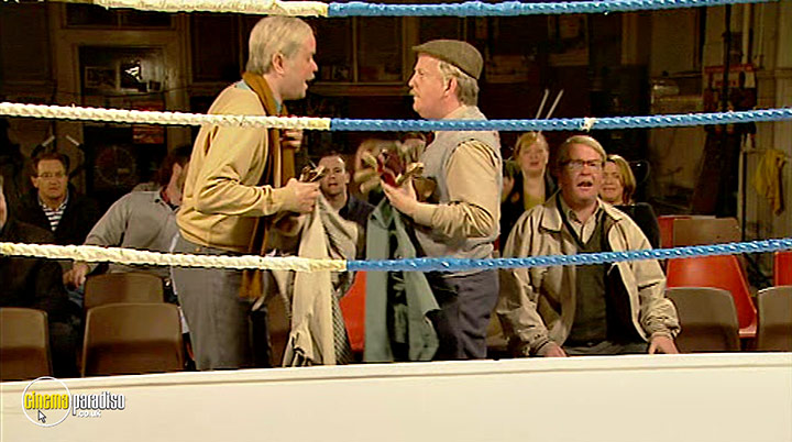A still #32 from Two Can Play That Game (2001)