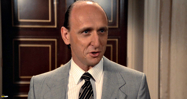 A still #11 from The Naked Gun: From the Files of Police Squad! (1988)