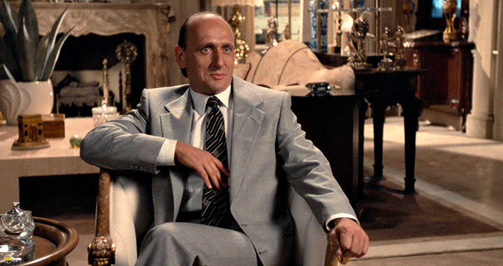 A still #64 from The Naked Gun: From the Files of Police Squad! (1988)
