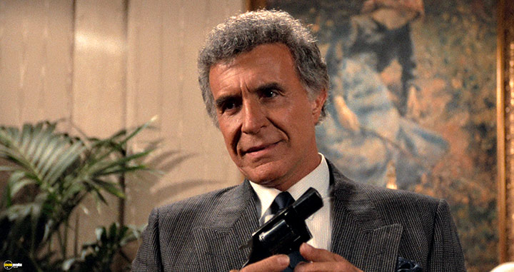 A still #5 from The Naked Gun: From the Files of Police Squad! (1988)
