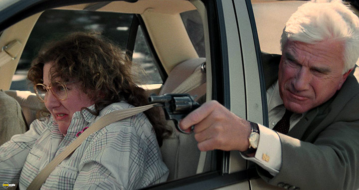 A still #51 from The Naked Gun: From the Files of Police Squad! (1988)