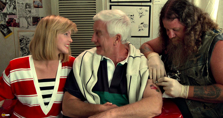 A still #58 from The Naked Gun: From the Files of Police Squad! (1988)