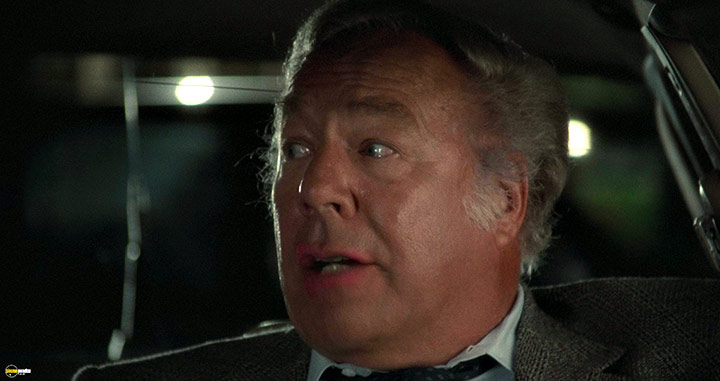 A still #48 from The Naked Gun: From the Files of Police Squad! (1988)