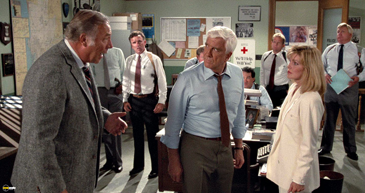 A still #47 from The Naked Gun: From the Files of Police Squad! (1988)