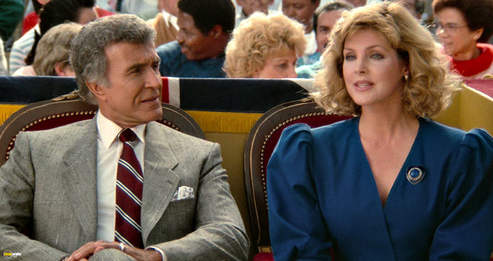 A still #46 from The Naked Gun: From the Files of Police Squad! (1988)