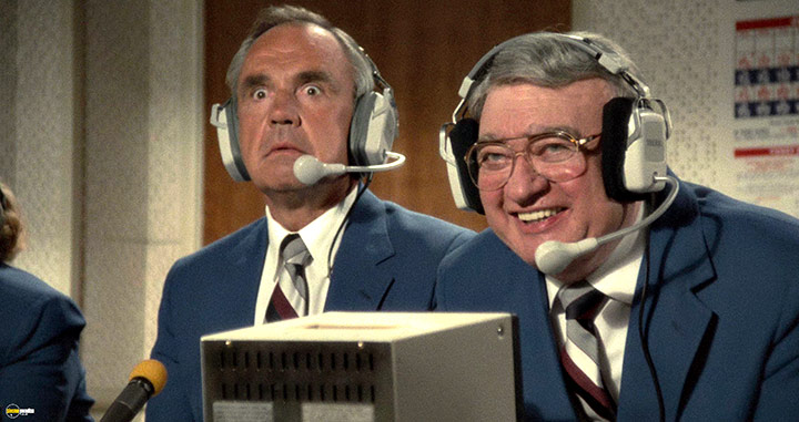 A still #28 from The Naked Gun: From the Files of Police Squad! (1988)