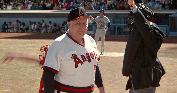 A still #17 from The Naked Gun: From the Files of Police Squad! (1988)