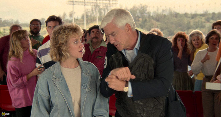 A still #14 from The Naked Gun: From the Files of Police Squad! (1988)