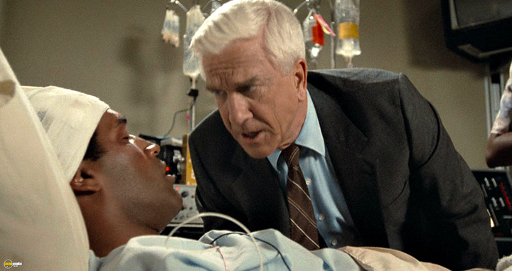 A still #43 from The Naked Gun: From the Files of Police Squad! (1988)